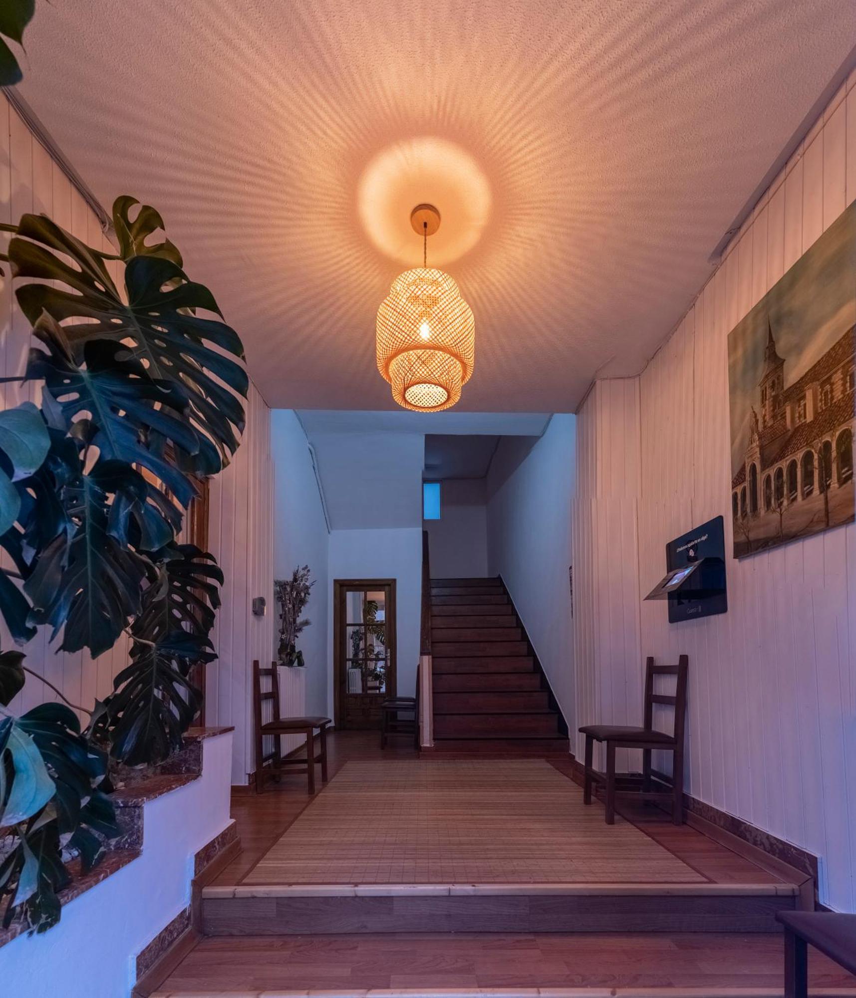 Hostal Julio Cesar La Virgen del Camino Buitenkant foto
