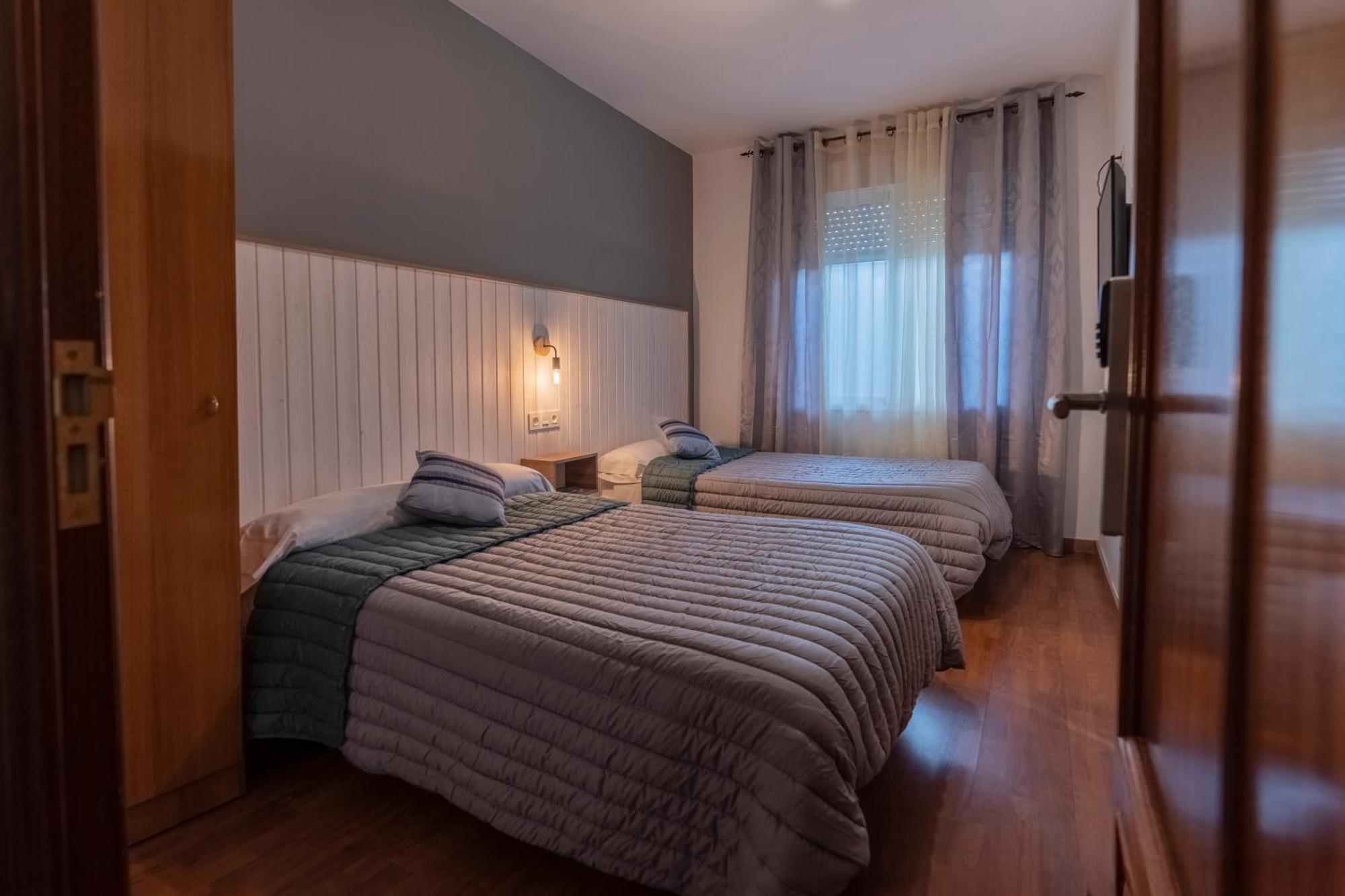 Hostal Julio Cesar La Virgen del Camino Buitenkant foto